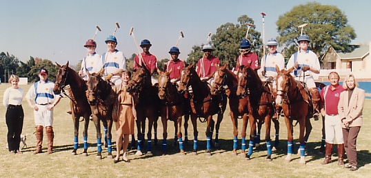 Suomen ja Zimbabwen joukkueet